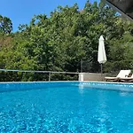 Navis With Two Separate And An Infinity Pool With Sea View Vila *