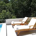 Navis With Two Separate And An Infinity Pool With Sea View Vila