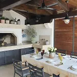 Navis With Two Separate And An Infinity Pool With Sea View Vila Plomin