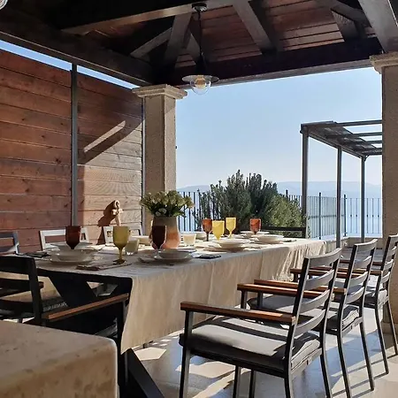 Navis With Two Separate And An Infinity Pool With Sea View * 플로민