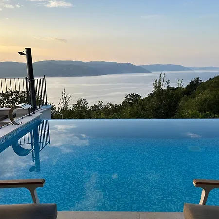 Navis With Two Separate And An Infinity Pool With Sea View Villa Plomin