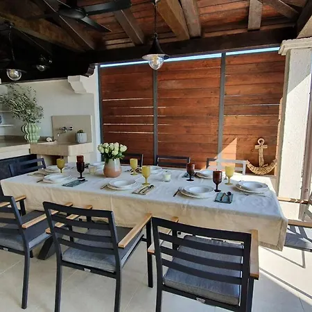 Navis With Two Separate And An Infinity Pool With Sea View Plomin