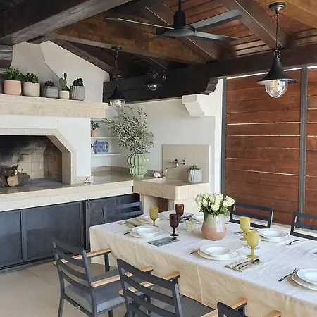 Navis With Two Separate And An Infinity Pool With Sea View Villa Plomin